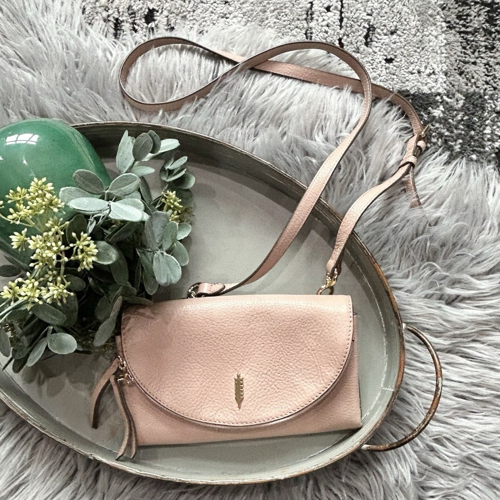 THACKER Women's Blush‎ Leather Crossbody Nikki Zip Bag H0197SCB EUC